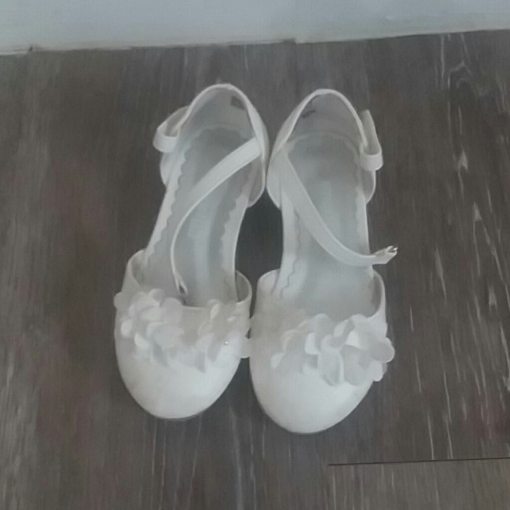 Girl's dress shoes